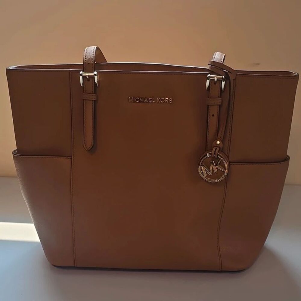 Michael Kors Brown Large Tote Zip Closure Gold Hardware MK Charm Inner Pockets